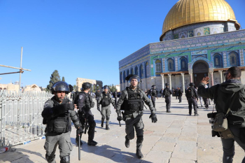 For the first time, the occupation allows the storming of Al-Aqsa through the Al-Asbat Gate