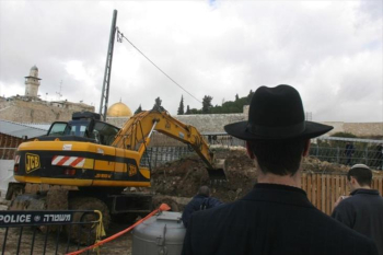 الخارجية الفلسطينية تحذر من خطورة الحفريات أسفل الأقصى