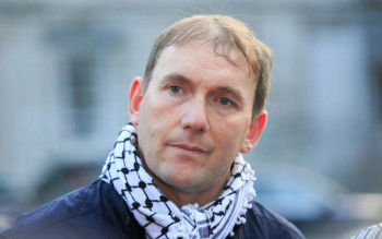 İrlanda Parlamentosunda Filistin’in Sesi Olan Milletvekili Gino Kenny: İsrail İşlediği Suçlardan Sorumlu Tutulmalı