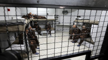Les détenus administratifs palestiniens continuent de boycotter les tribunaux militaires israéliens pour le 94e jour