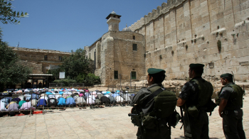 نواب في كنيست الاحتلال يقتحمون المسجد الإبراهيمي