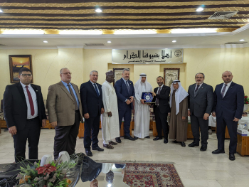 La Reforma recibe a una delegación de la liga durante su visita a Kuwait