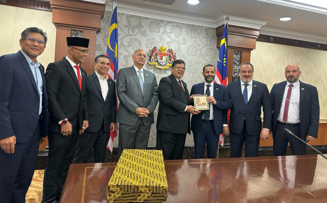 The league discusses support for the Palestinian cause with the Malaysian Parliament