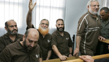 فروانة : الاحتلال يحتجز في سجونه سبعة من أعضاء المجلس التشريعي