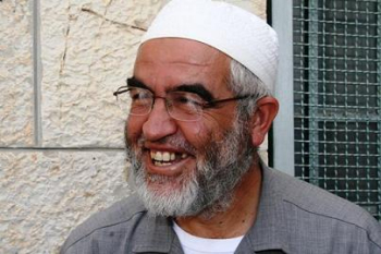 الشيخ رائد صلاح يبعث رسالة للشعب الفلسطيني من سجنه