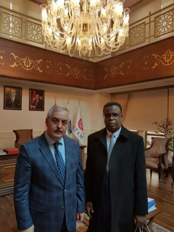 وفد الرابطة يرافق أعضاء المجلس الوطني والمجلس التشريعي الفلسطينيين أثناء زيارة رئيس بلدية السلطان أيوب