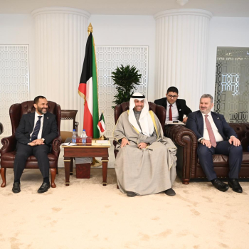 Al-Ghanim receives the league’s delegation during its visit to Kuwait