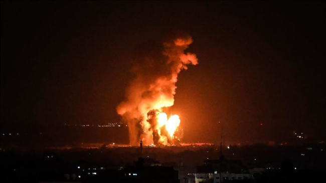 Raids aériens israéliens sur des cibles à Gaza