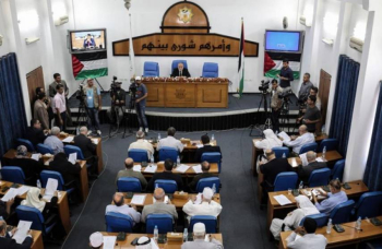 التشريعي الفلسطيني يدعو للتصدي لمخططات اقتحام الأقصى