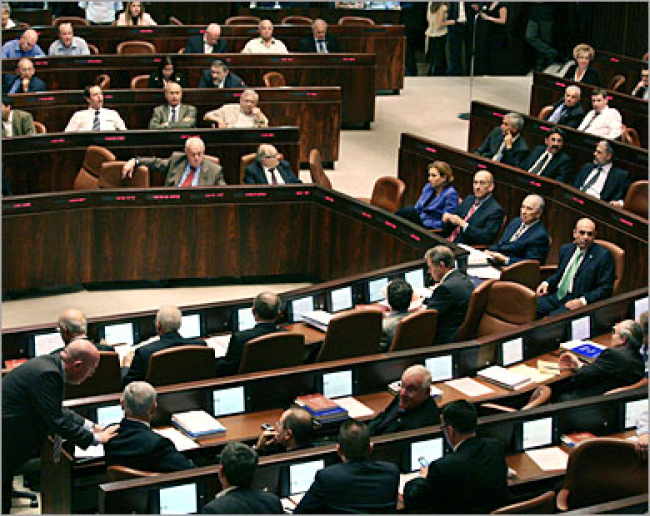 لجنة بالكنيست تنتقد الاقتحامات الليلية لأحياء القدس