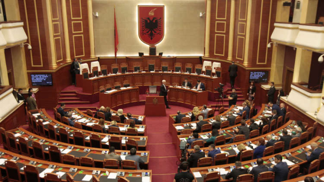 رئيس البرلمان الألباني يؤكد التزام بلاده بالقرارات الدولية تجاه القضية الفلسطينية