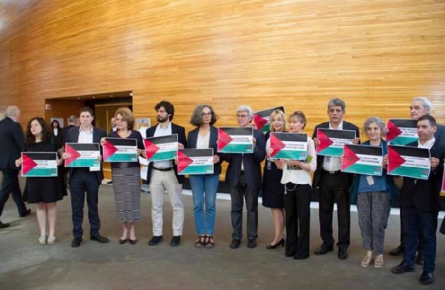 وقفة لنواب البرلمان الأوروبي دعمًا لفلسطين