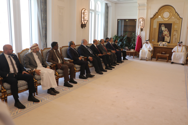 Qatari Prime Minister receives a delegation from the League of Parliamentarians for Al-Quds