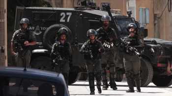 İsrail Askerleri Doğu Kudüs ve Batı Şeria’da 13 Filistinliyi Göz Altına Aldı