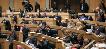 نواب أردنيون يطالبون بإفشال قرار منع رفع الأذان