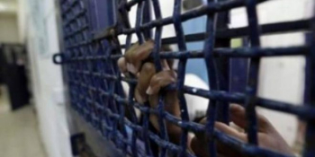 200 Palestinian prisoners suspend their hunger strike