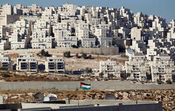 الكشف عن خطة "إسرائيلية" لعزل الفلسطينيين في القدس بجدار عازل