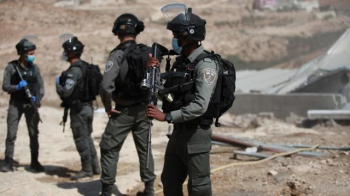 İsrail Ordusu İki Filistinliyi Yaraladı