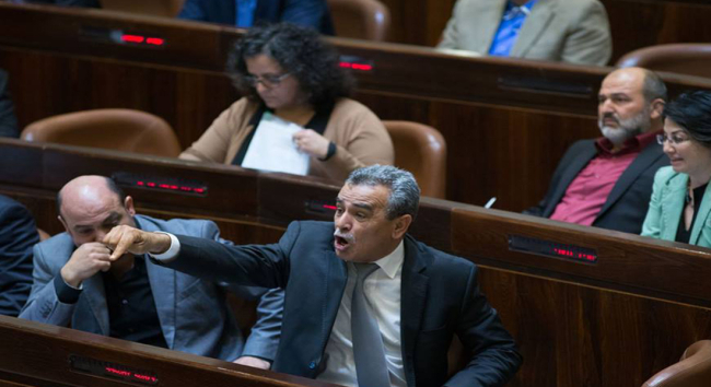 برلماني فلسطيني: الاحتلال يرتكب جرائم حرب في القدس والأقصى