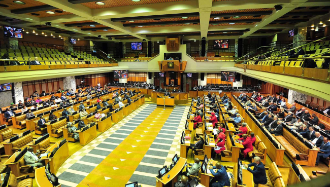 برلمان جنوب إفريقيا يصوت على قرار خفض التمثيل الدبلوماسي مع الاحتلال