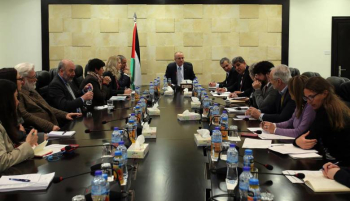 Hamdallah praises European parliaments and calls for pressure on Israel to retreat from the settlement law