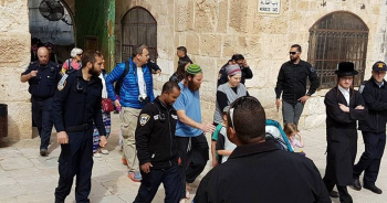 136 colons prennent d’assaut la mosquée al-Aqsa