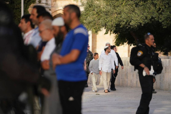 Des dizaines de colons prennent d'assaut Al-Aqsa