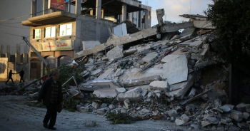 Gaza: les attaques israéliennes ont détruit 30 maisons et partiellement endommagé 500 autres