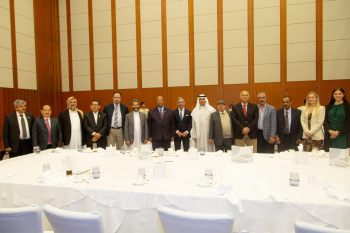 رئيس الرابطة يقيم مأدبة عشاء لبعض الوفود البرلمانية المشاركة في اجتماع الاتحاد البرلماني الدولي في البحرين