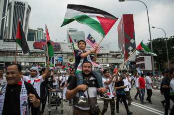 ملائیشیا کی پارلیمنٹ نے اسرائیلی قبضے کے جرائم کو روکنے اور غزہ کو مدد فراہم کرنے کے لئے فوری کارروائی کا کیا مطالبہ