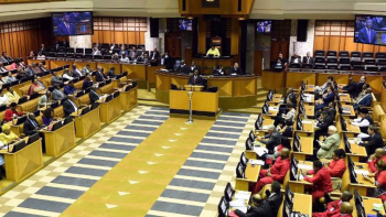 برلمان جنوب أفريقيا يصوت على تعليق العلاقات مع إسرائيل وإغلاق السفارة الإسرائيلية