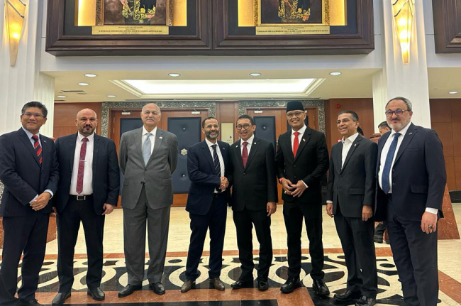 فلسطینی کاز کی حمایت کے سلسلے میں سرکاری و پارلیمانی اجلاسوں کا سلسلہ منعقد کرنے کے لئے لیگ کی وفد کا ملائیشیا دورہ