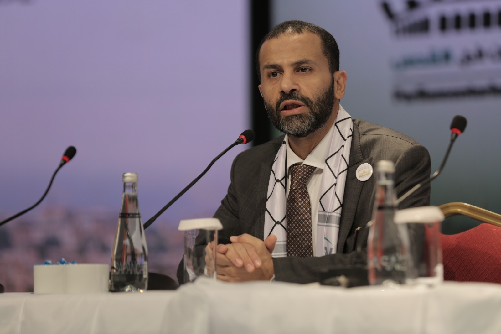 الشيخ الأحمر: ما فائدة الهيئات البرلمانية اذا لم تستطع وقف حرب الإبادة ضد الشعب الفلسطيني؟
